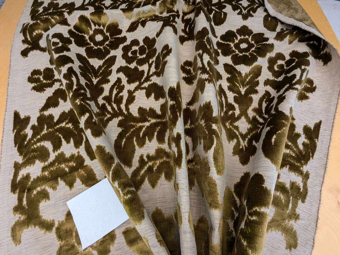 Scalamandre Varala Chartreuse Green Cut Velvet Silky Rose Garland Medallion Romantism Heavy Duty MSRP USD 280/y