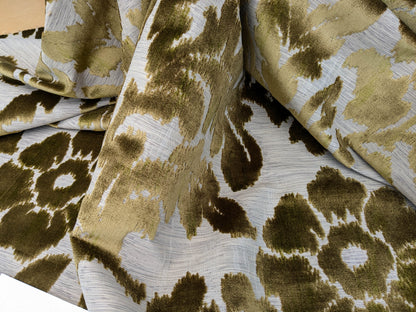 Scalamandre Varala Chartreuse Green Cut Velvet Silky Rose Garland Medallion Romantism Heavy Duty MSRP USD 280/y