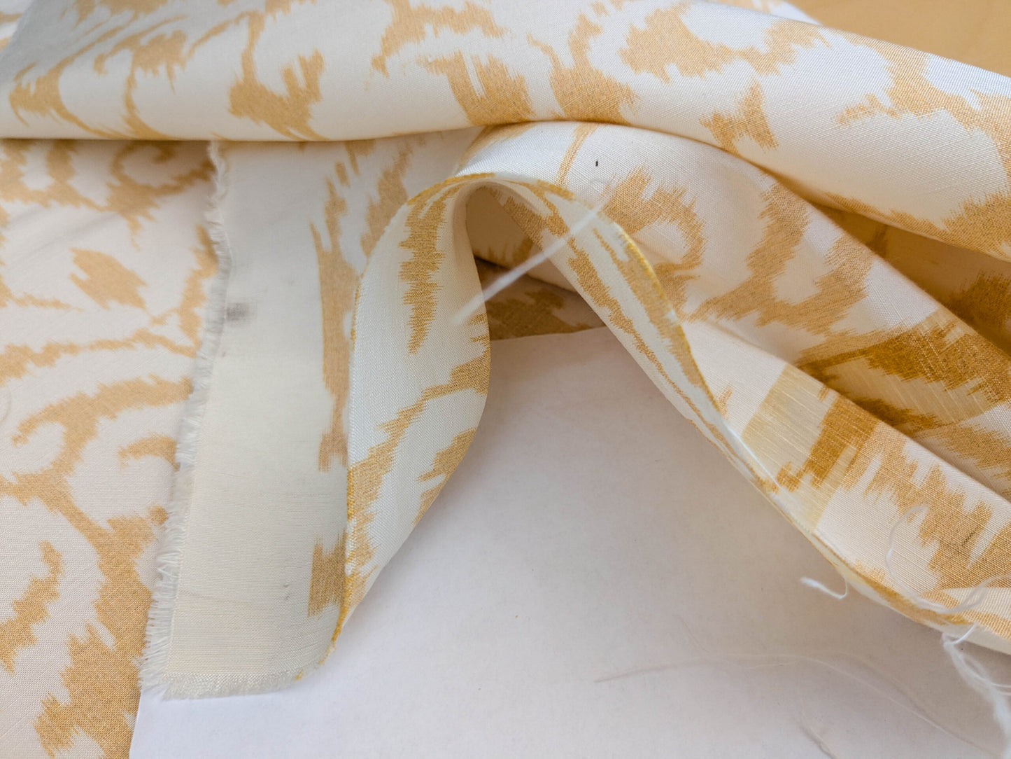 Scalamandre Swirl Yellow White Scroll Damask Ikat Linen Silk Refreshing MSRP USD 372/y