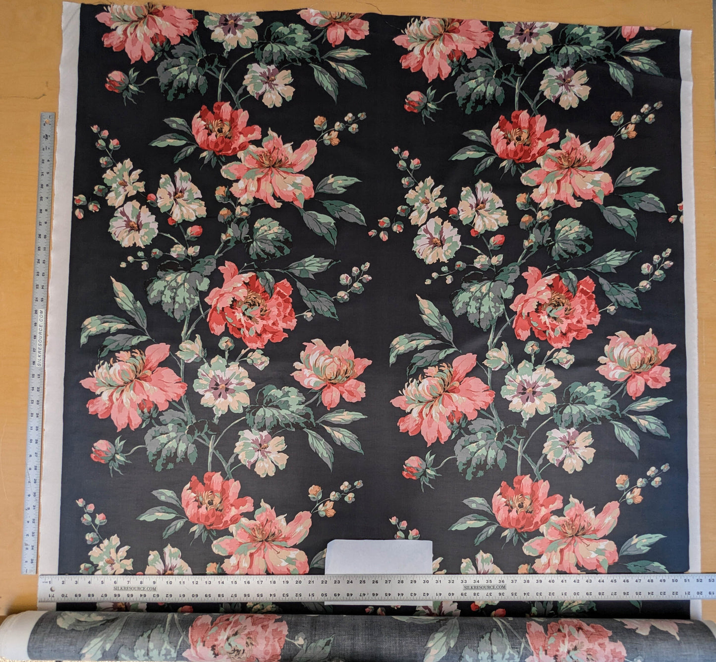 Scalamandre Old World Weavers Sesimbre Multi/Black Green Pink Peony Chintz Floral Botanical Large Pattern  Cotton MSRP USD 176/y