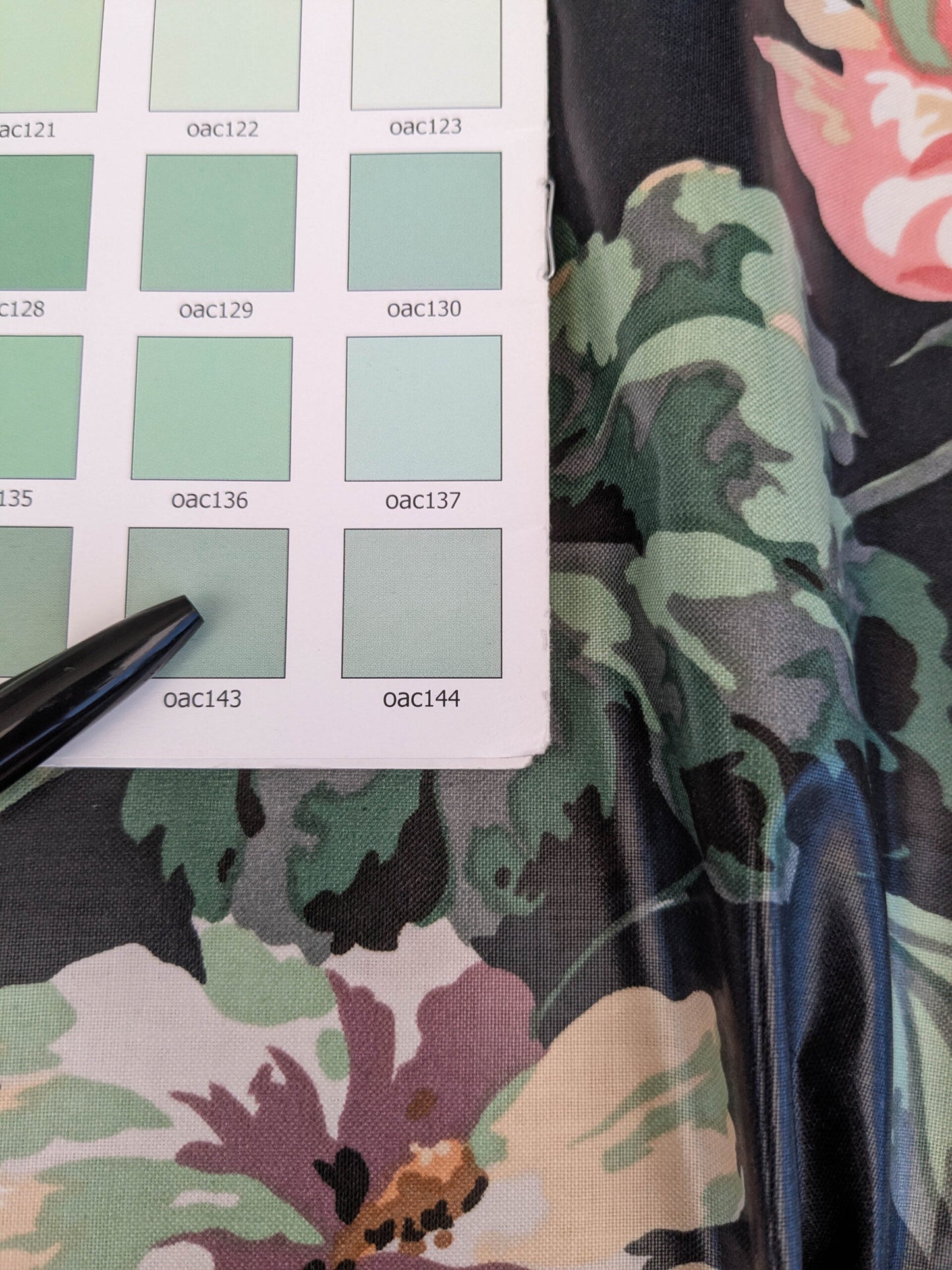 Scalamandre Old World Weavers Sesimbre Multi/Black Green Pink Peony Chintz Floral Botanical Large Pattern  Cotton MSRP USD 176/y