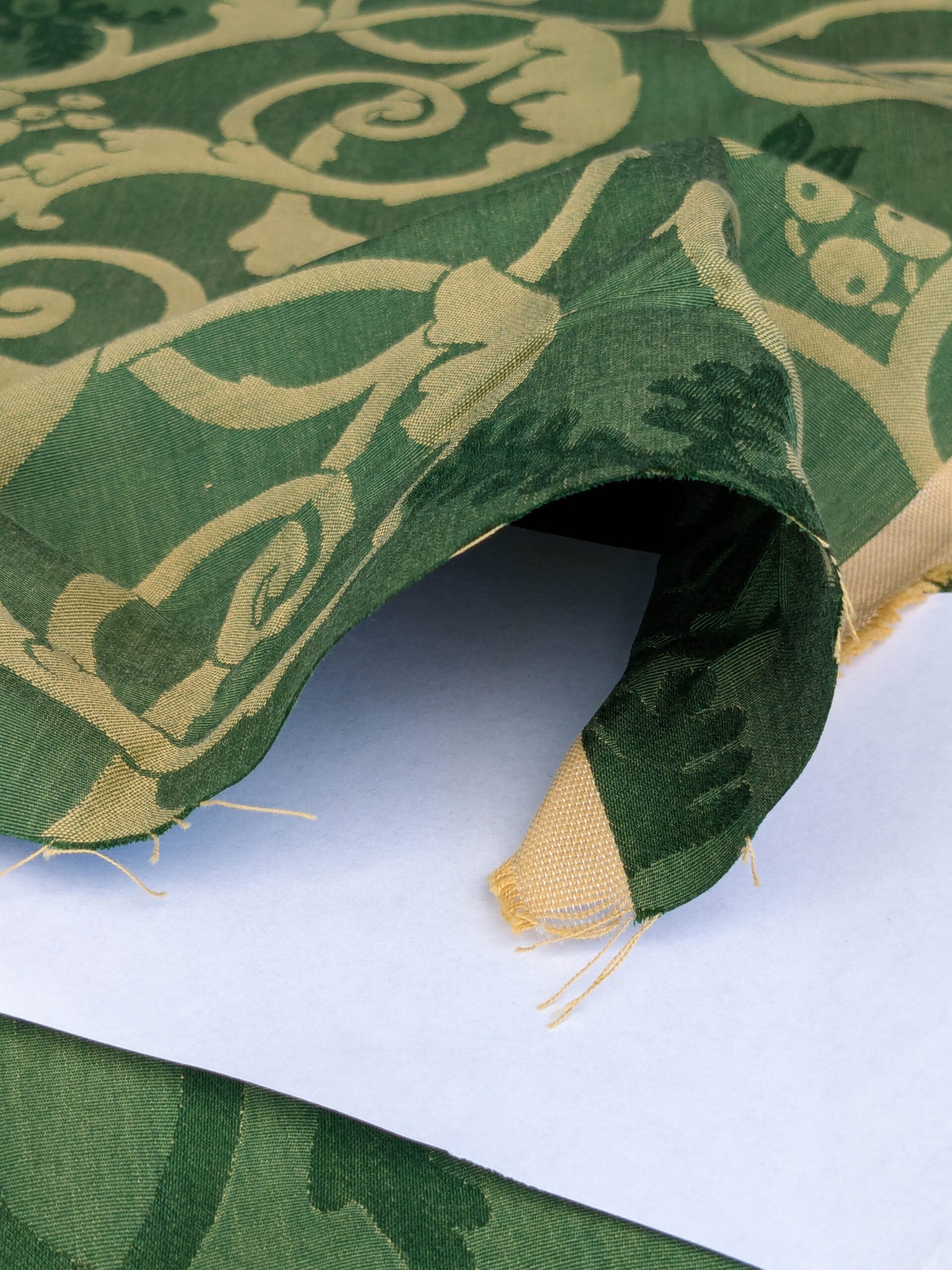 By yard Scalamandre Perugia Green Emerald Gold Damask Neoclassic Scroll Classic Medallion MSRP USD 156/y