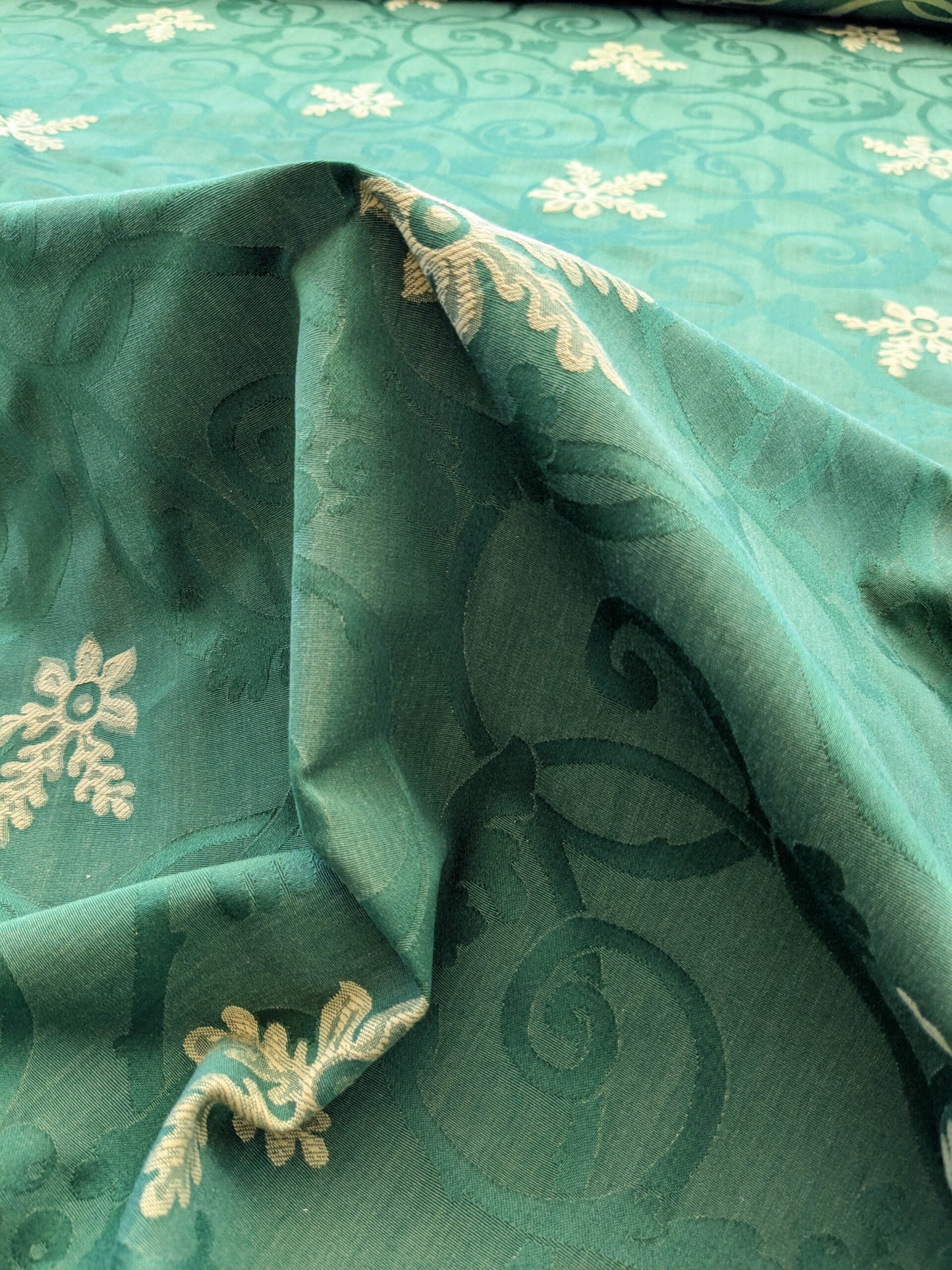 By yard Scalamandre Perugia Green Emerald Gold Damask Neoclassic Scroll Classic Medallion MSRP USD 156/y