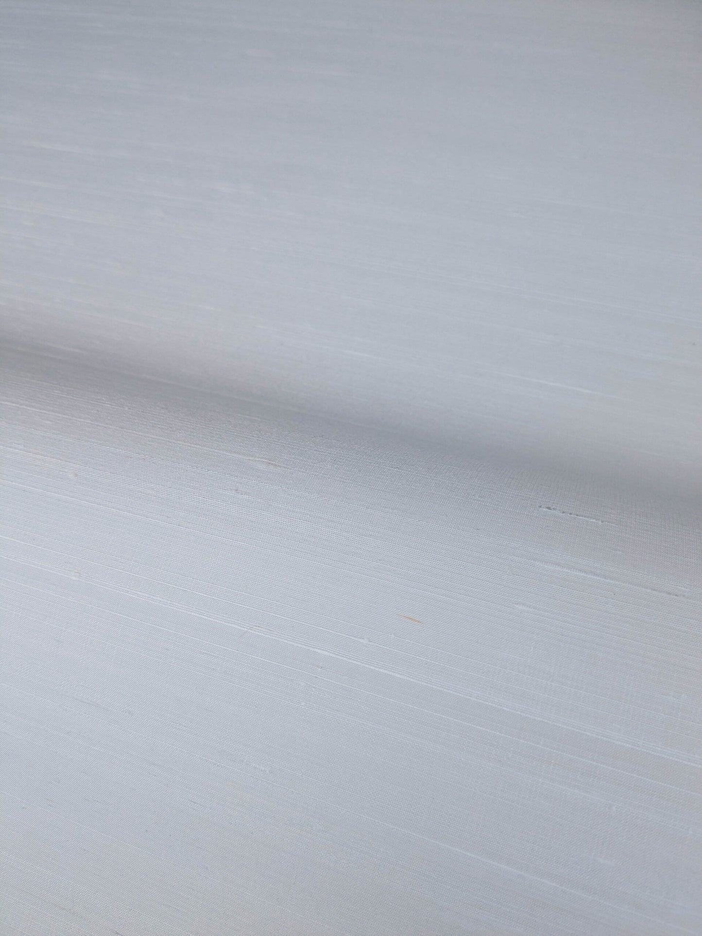 By yard Scalamandre Sagar Silk in Blanc Divine Silk Wallcovering in White Radiance from Netherland