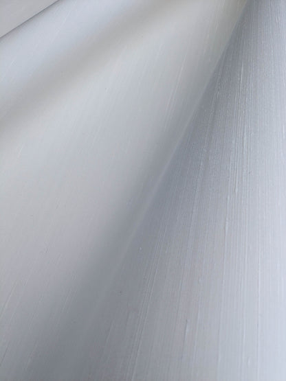 By yard Scalamandre Sagar Silk in Blanc Divine Silk Wallcovering in White Radiance from Netherland