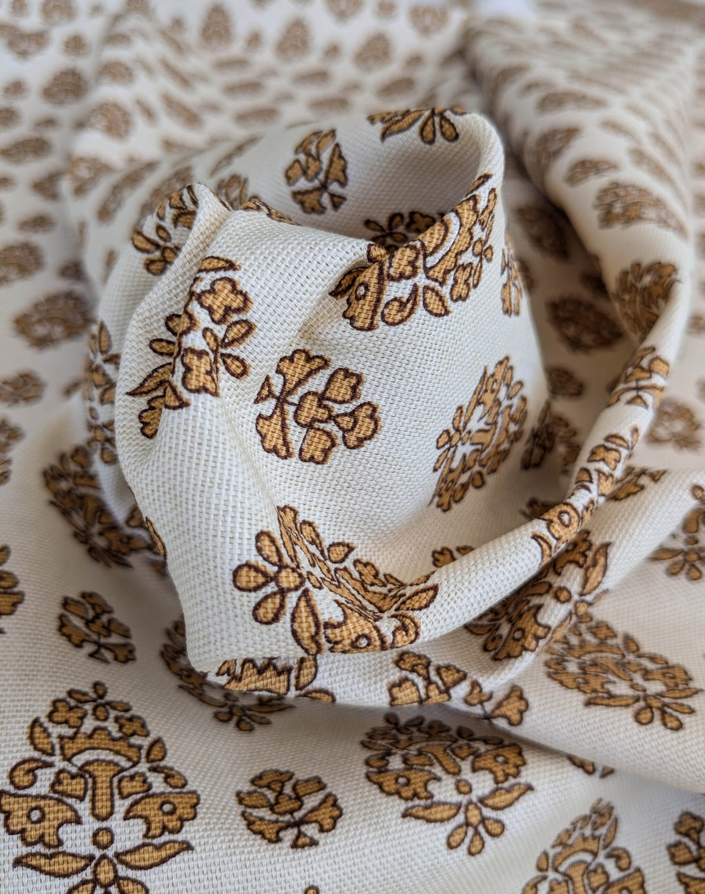 Scalamandre Oscar De La Renta Jaipur Crest Brown Earthy Gold Indian Linen Print with Border