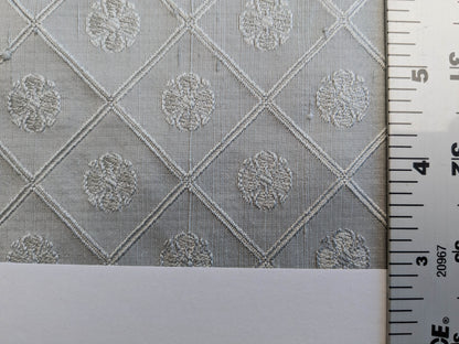 By yard Scalamandre Grey Watkins Como Silk Seafog Light Gray Four -Leaf Clover Diamond Italian Silk Damask Lattice Crest Flora Serene MSRP USD428/y