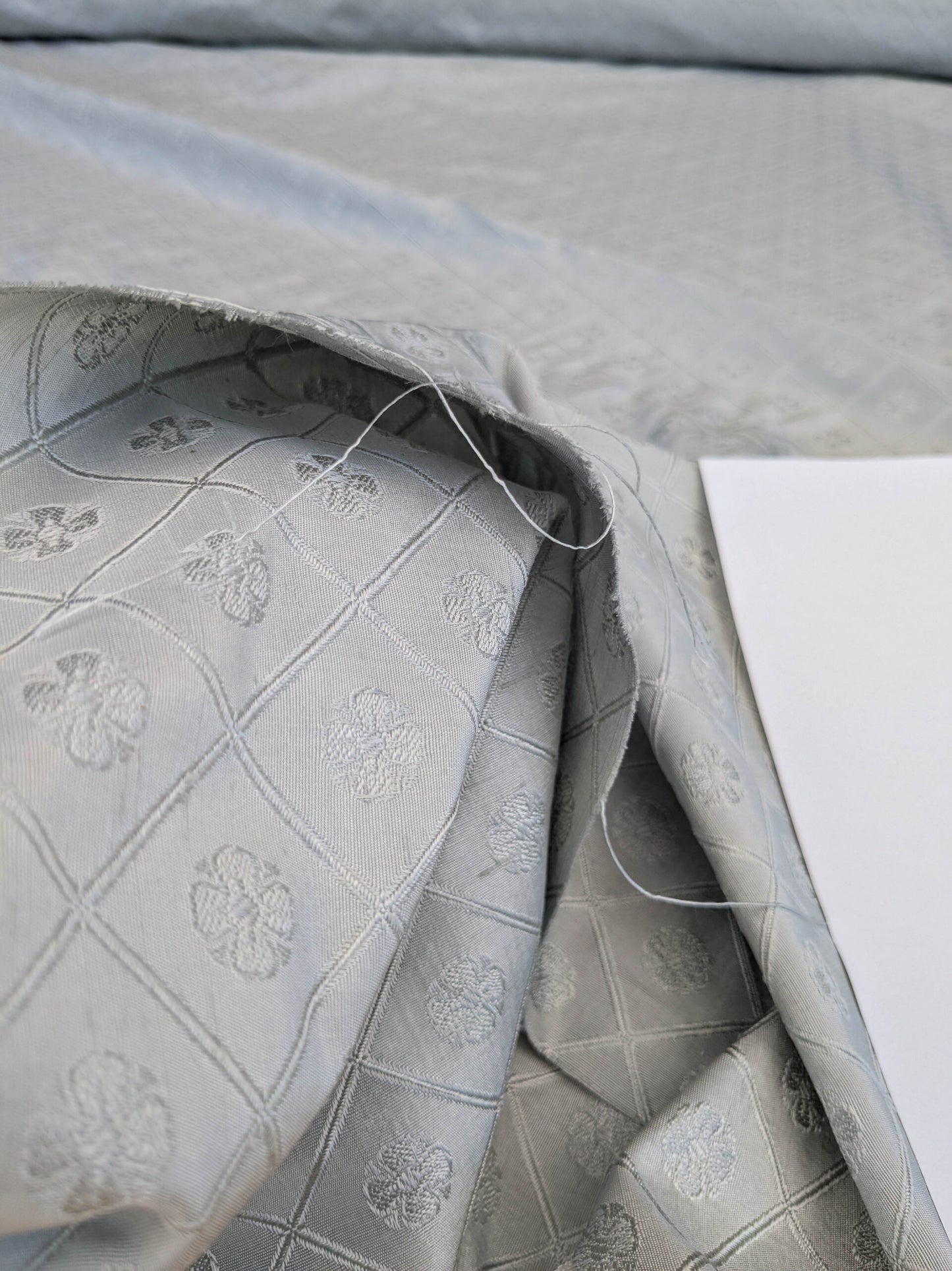 By yard Scalamandre Grey Watkins Como Silk Seafog Light Gray Four -Leaf Clover Diamond Italian Silk Damask Lattice Crest Flora Serene MSRP USD428/y