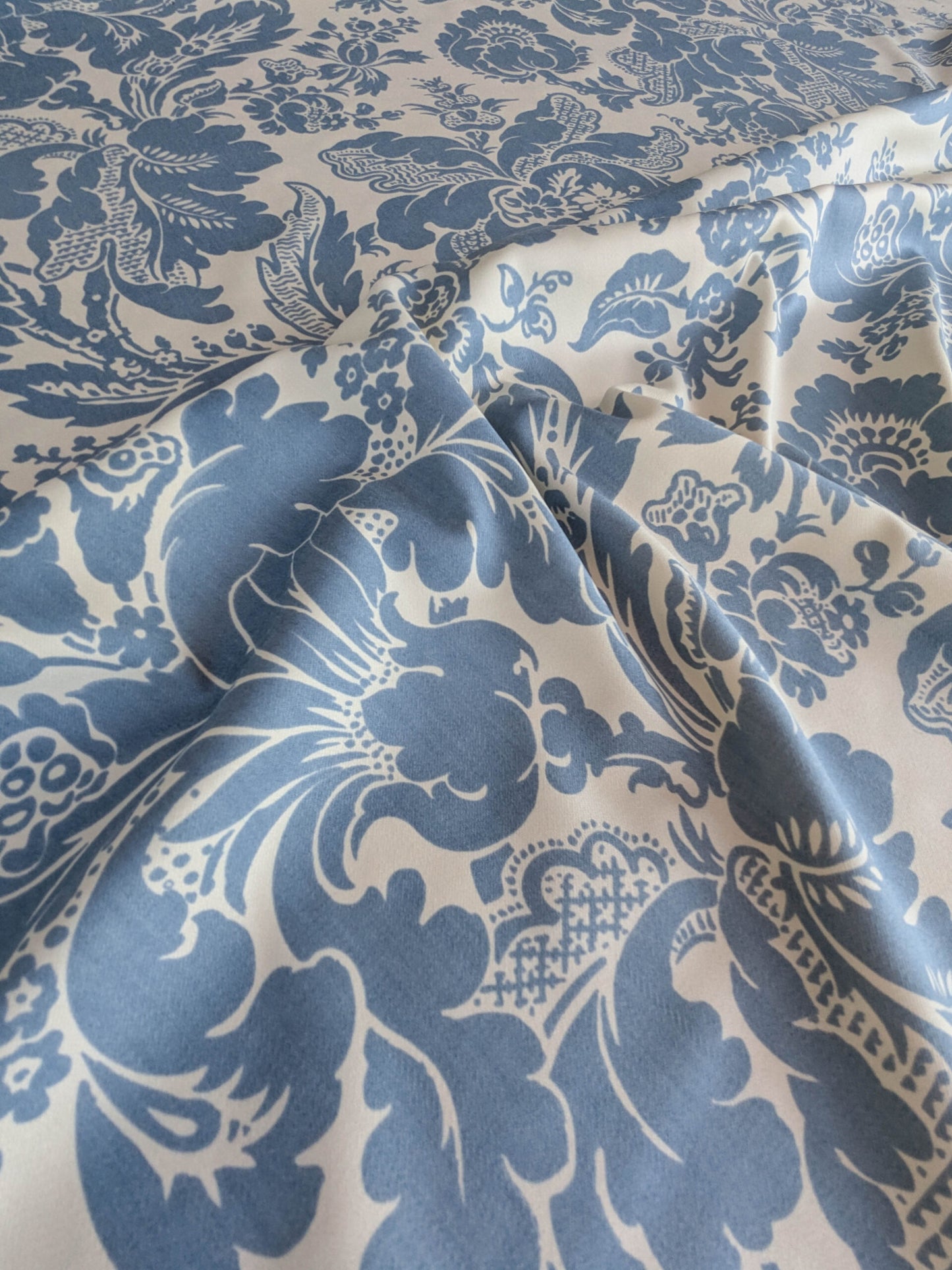 By yard Scalamandre Elizabeth Damask Print Eclipse Blue White Floral Large Scale Cotton Rayon MSRP USD420/y