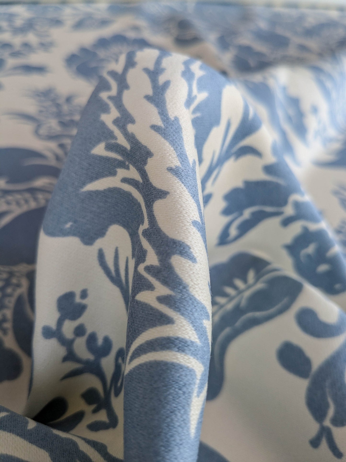 By yard Scalamandre Elizabeth Damask Print Eclipse Blue White Floral Large Scale Cotton Rayon MSRP USD420/y