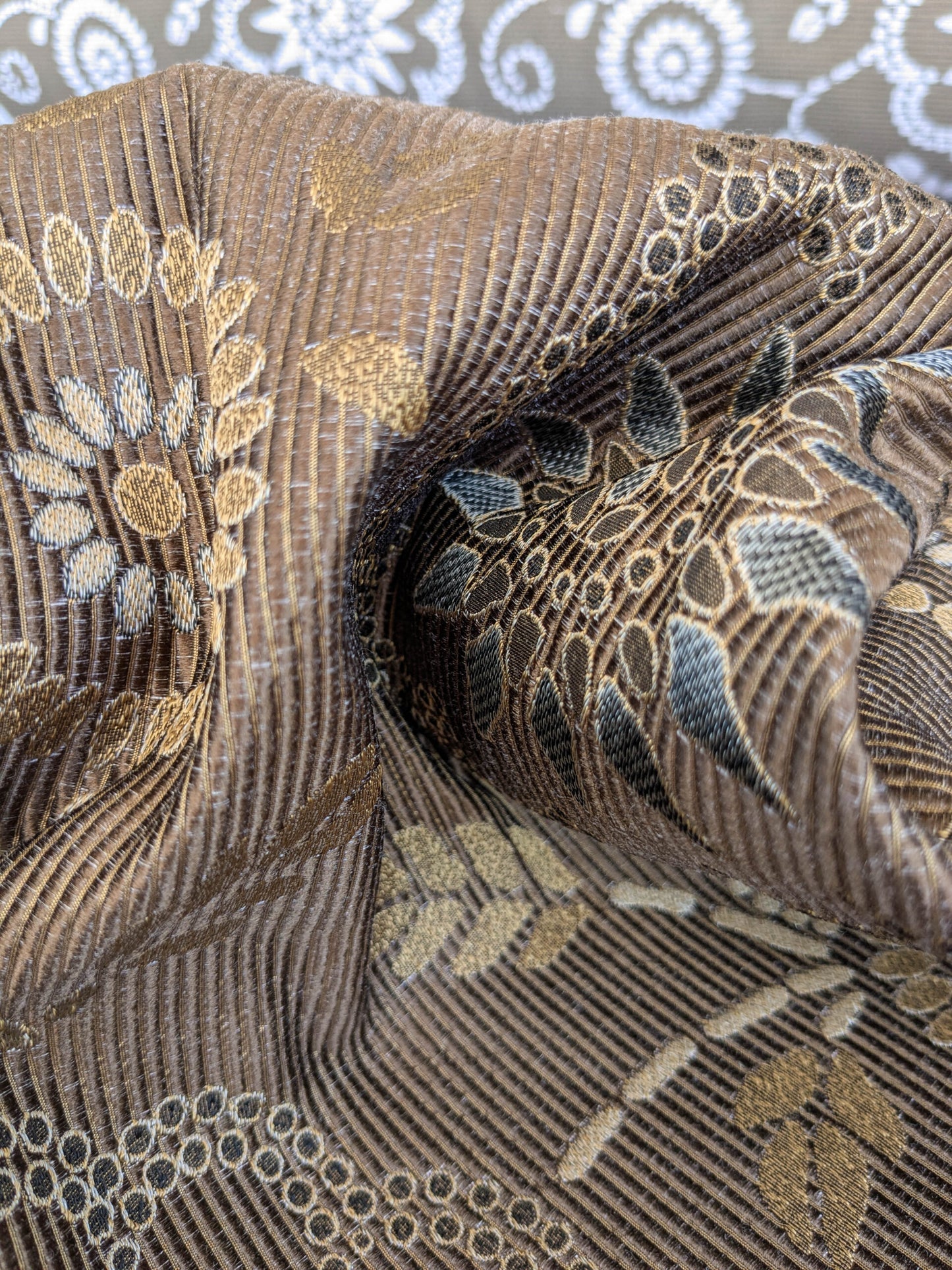 By Yard Scalamandre Kasumi Chocolate Brown Silk Lampas Kimono Daisy Flower Art Deco MSRP USD 276/Y