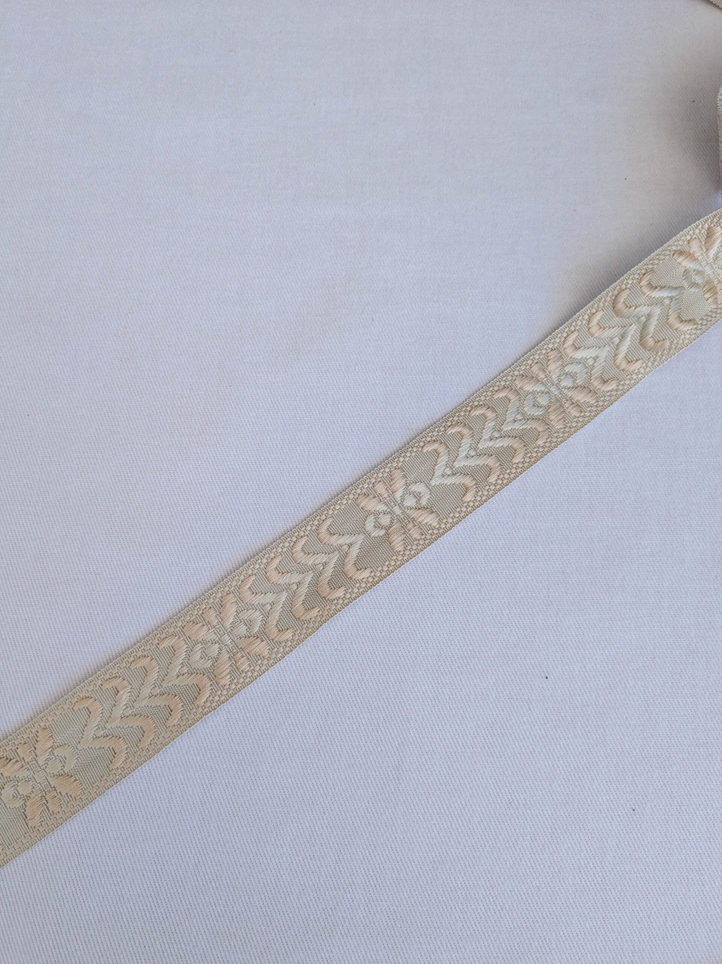 Scalamandre Trim Beauvais Silk Beige Botanical Foliage Medallion MSRP USD 98/y