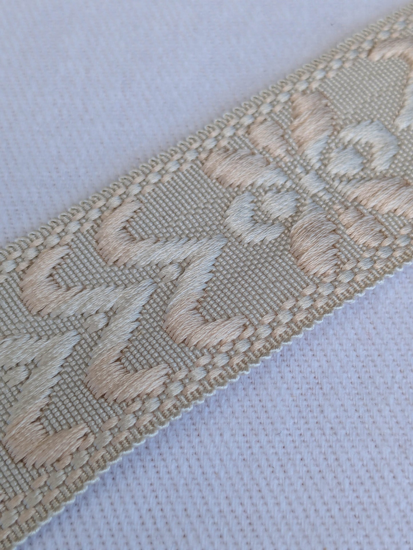 Scalamandre Trim Beauvais Silk Beige Botanical Foliage Medallion MSRP USD 98/y