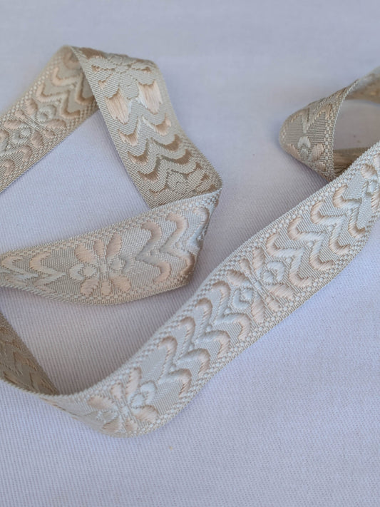 Scalamandre Trim Beauvais Silk Beige Botanical Foliage Medallion MSRP USD 98/y