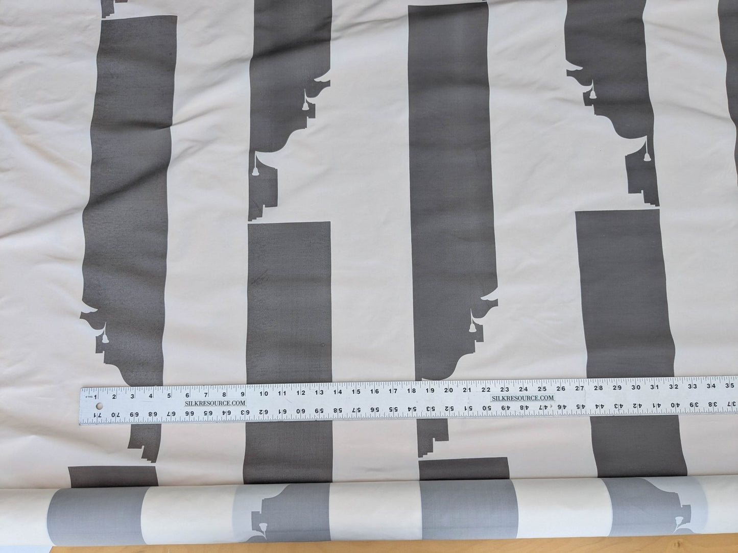 BY Yard Brunschwig &amp; Fils Charlotte Moss "Ting" Silk Taffeta Black White Pavilion Print
