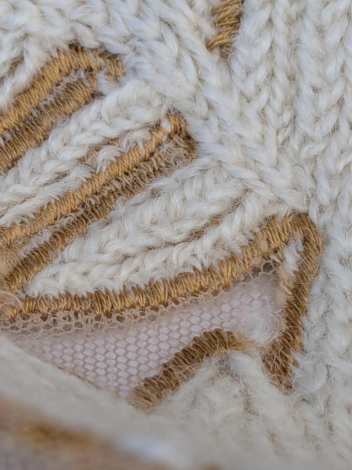 Scalamandre Sikandra Crewel Sheer Ivory Multi Wool Hand Crewel Old World Weavers MSRP USD 770/Y width 39 inches (Narrow)