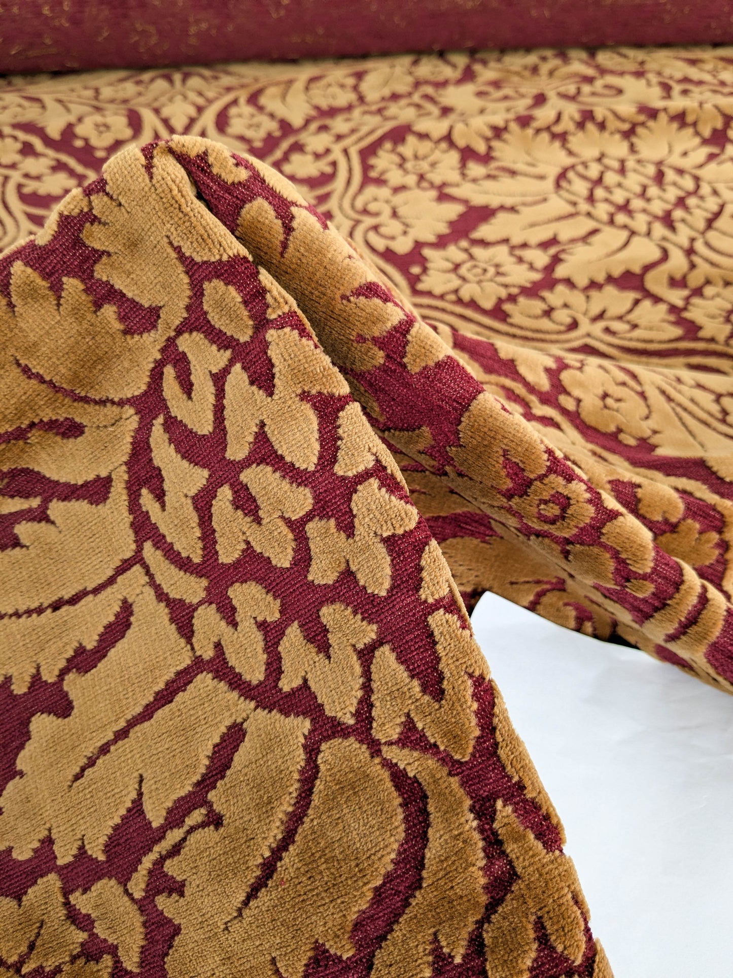 Venetian Velvet Cut Velvet Renaissance Medallion Lux Artichoke Red Gold