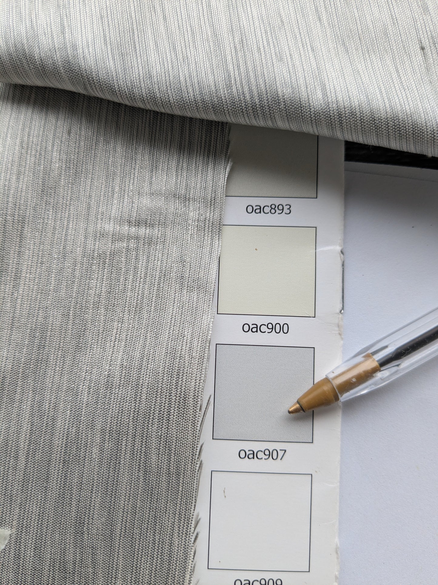 Scalamandre Hinson  Diffusion Taffeta Platinum Silver Grey Iridescent Silk Taffeta Texture MSRP USD294/y