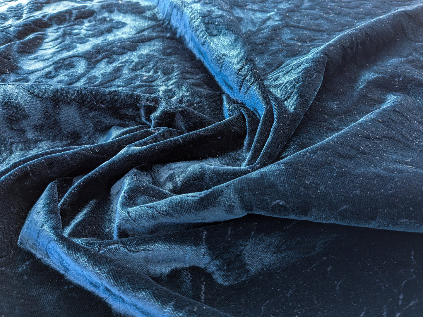 By yard Palazzo Grassi Gaufrage Silk Cut Velvet 100% Silk Pile Renaissance Damask Midnight Blue Pure Lux MSRP USD1000+/Y