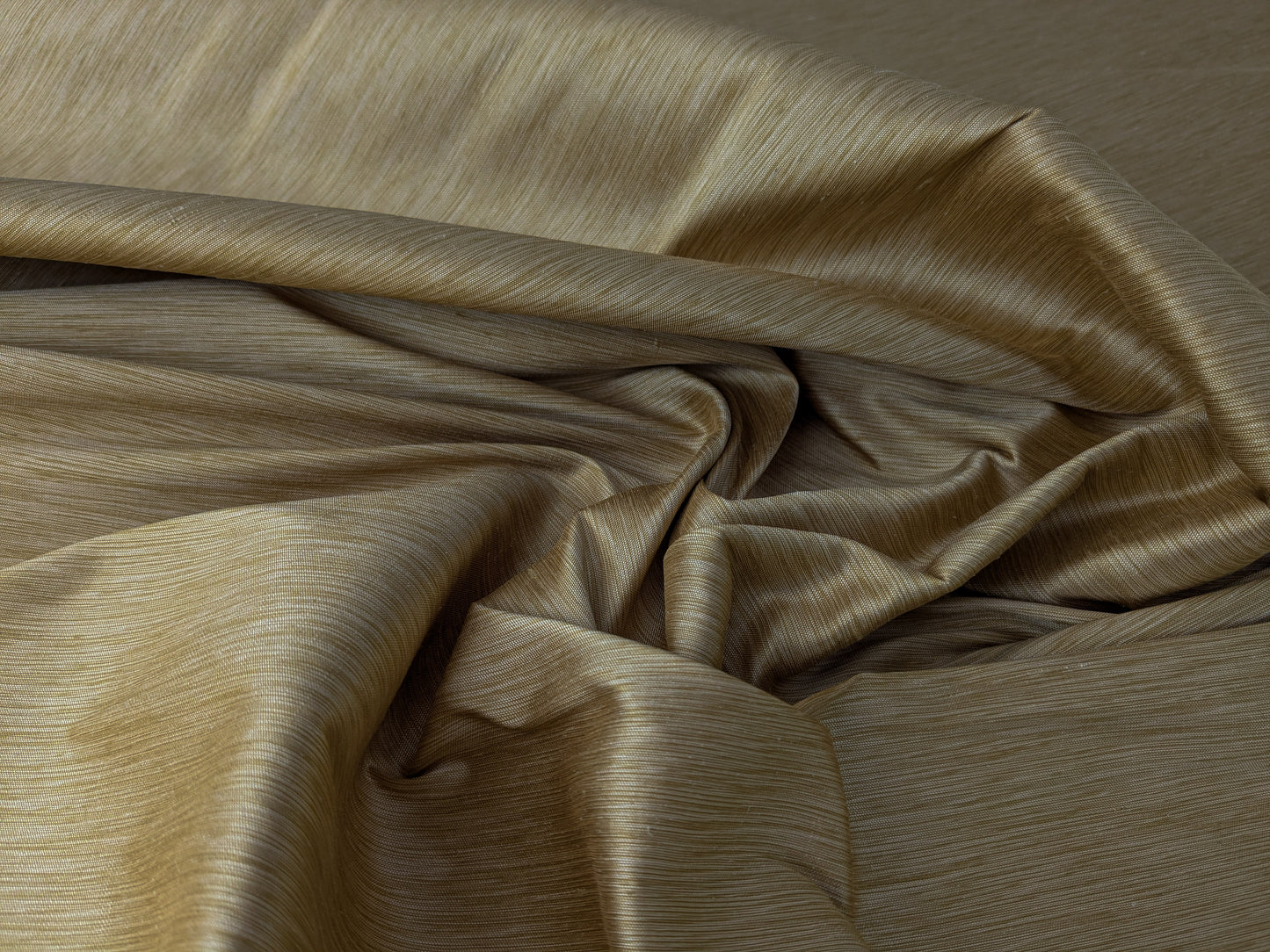 by yard Scalamandre  Hinson  Diffusion Taffeta Camel Brown Iridescent Silk Taffeta Texture MSRP USD294/y