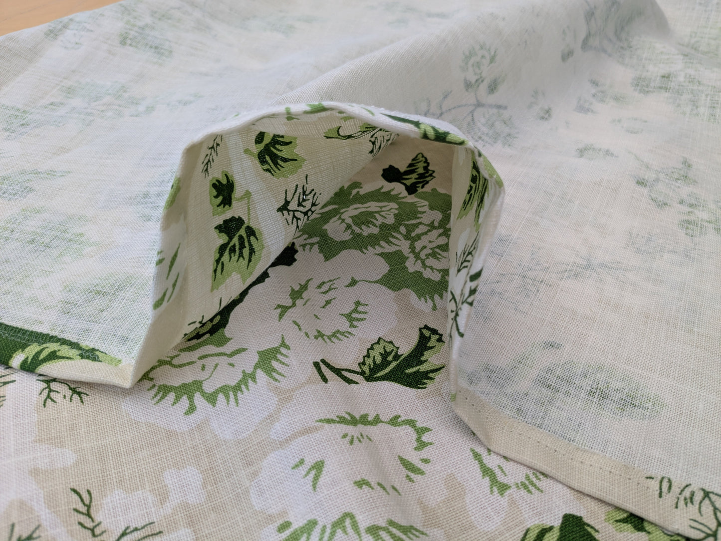 63 EV56 1.1yards Scalamandre Ascot Linen Print Verdure Floral Print Green Beige White MSRP USD 606/y