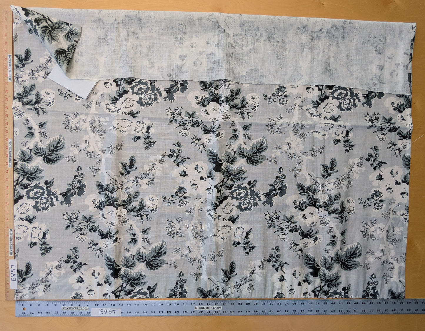 1.2 yards Scalamandre Ascot Linen Print Black Gray White Floral Print MSRP USD 606/y