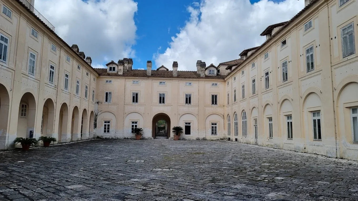 Scalamandre San Leucio Beige Gold Old World Weavers Silk Linen Renaissance Silk Damask MSRP USD 546/Y