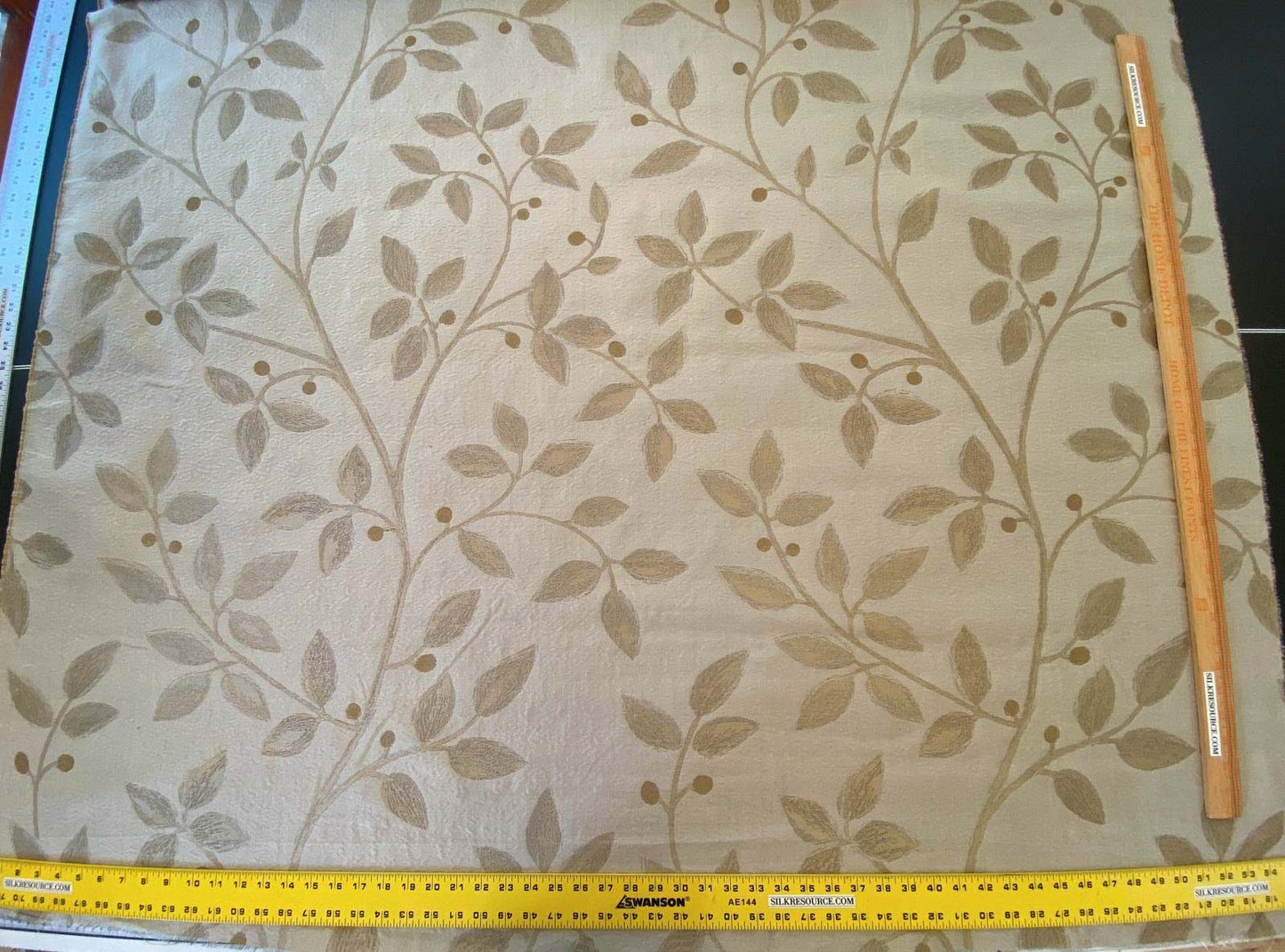 By Yd Kravet Couture Belladonna Silk Wool Damask Gold Cream Pearly Red Berry Vine MSRP$316/Y