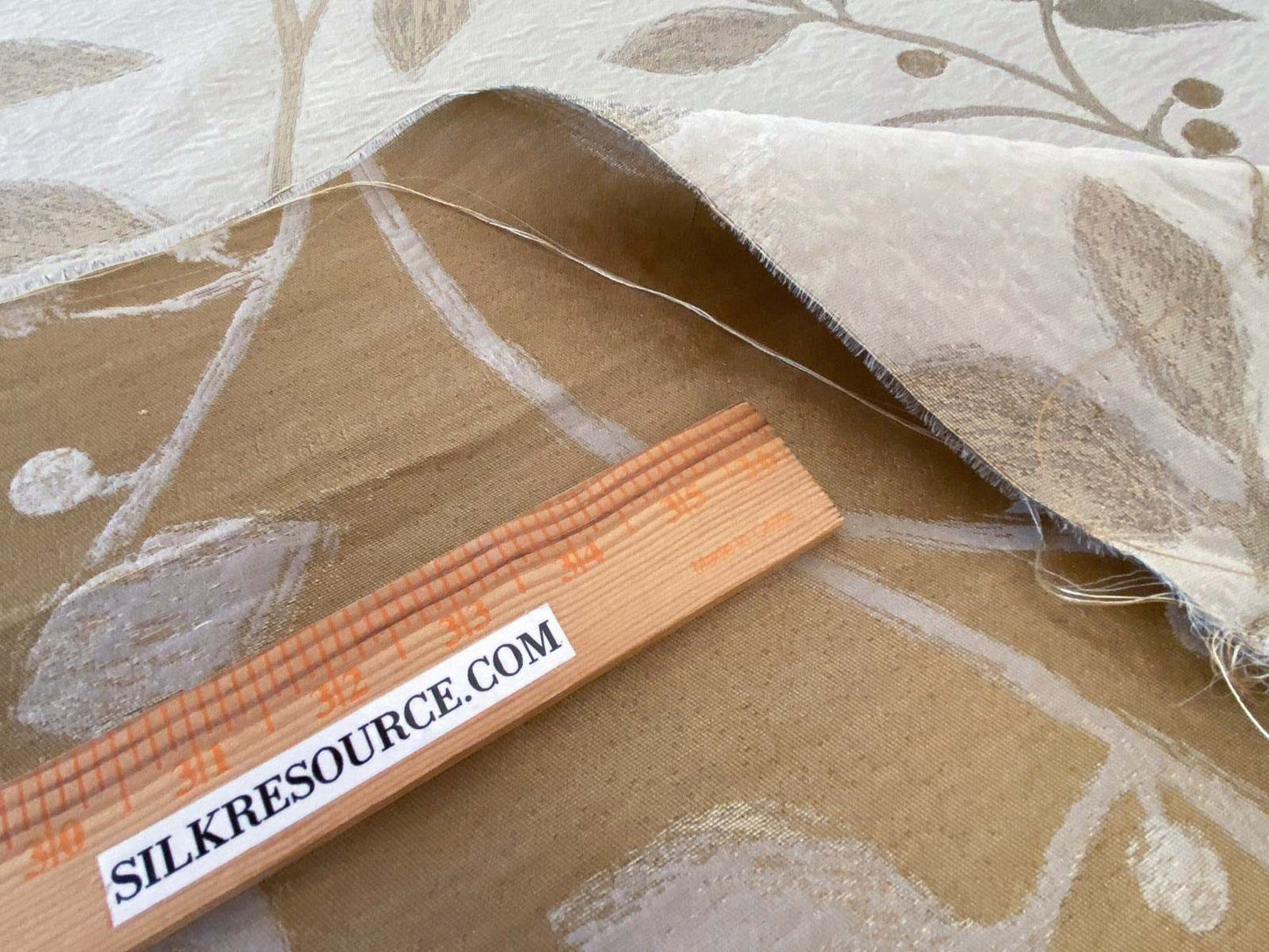 By Yd Kravet Couture Belladonna Silk Wool Damask Gold Cream Pearly Red Berry Vine MSRP$316/Y