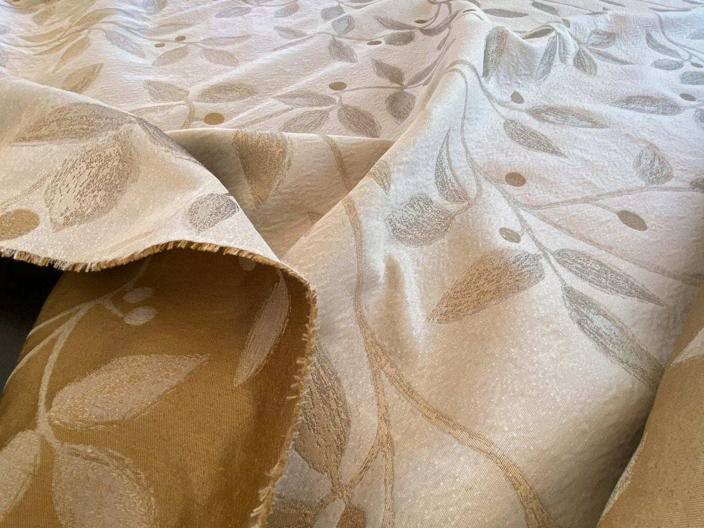 By Yd Kravet Couture Belladonna Silk Wool Damask Gold Cream Pearly Red Berry Vine MSRP$316/Y