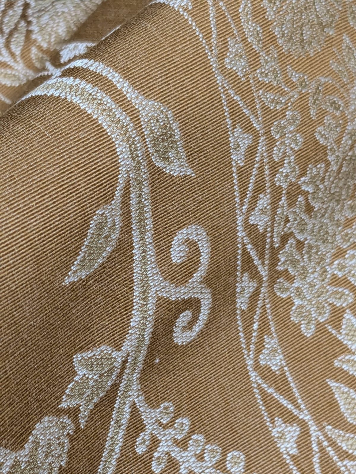 By Yd Lee Jofa Kalabagh Weave Curry Burnt Gold Tiger Sniffs Rose MSRP USD 259/y Border One Side