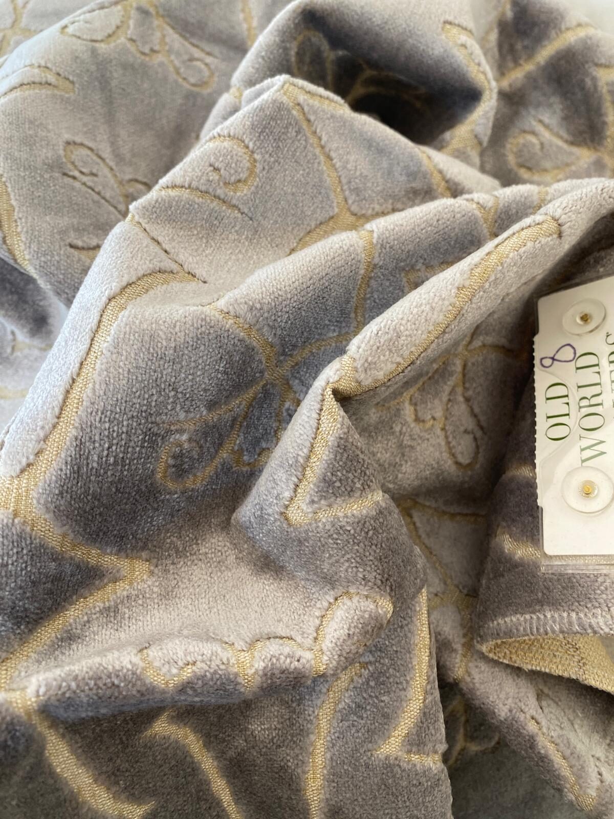 9 Berkbox74 Square Velvet by Old World Weavers Princess Aida Lavender Smoke Gray Cut Velvet Silky MSRP USD 265/Y