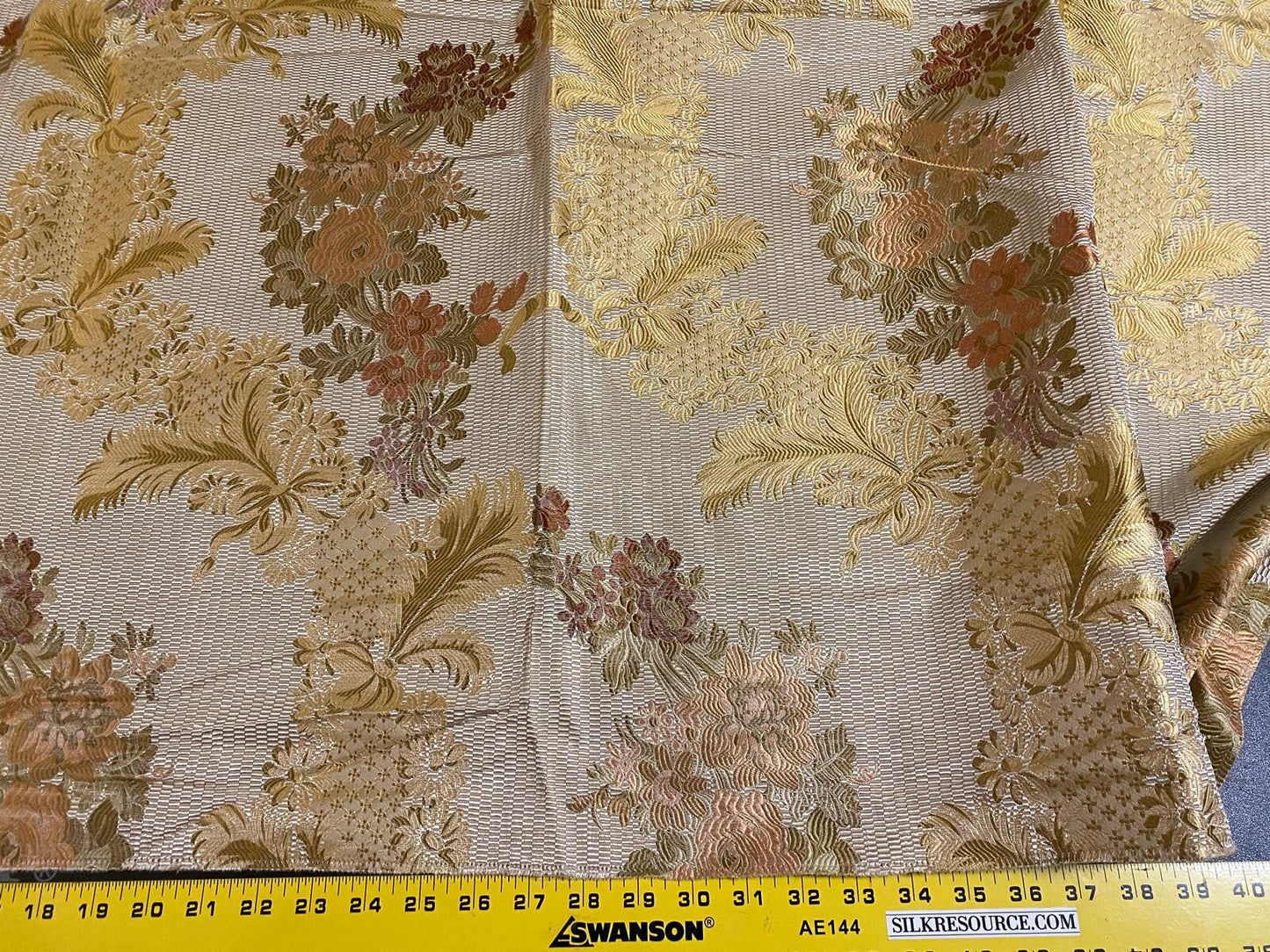 1 Berkbox52 1.2 yard Scalamandre La Verne Peach Silk Lampas Cotton Floral MSRP USD600