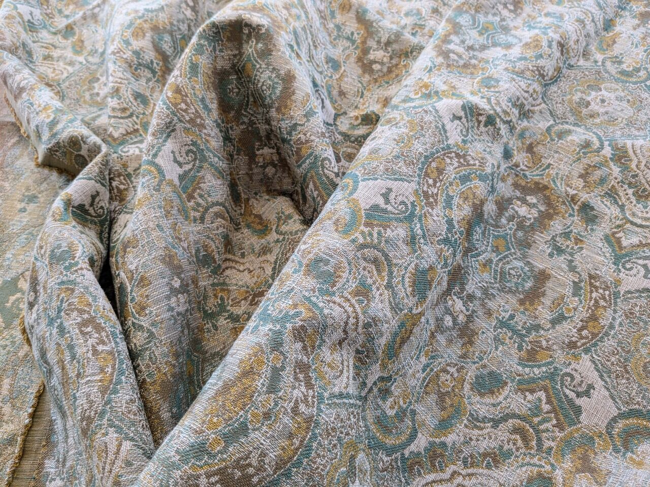 9 EV38 Scalamandre VELORUM Nile Sun Abstract Medallion Paisley MSRP USD236/y  2.4y x55"wide