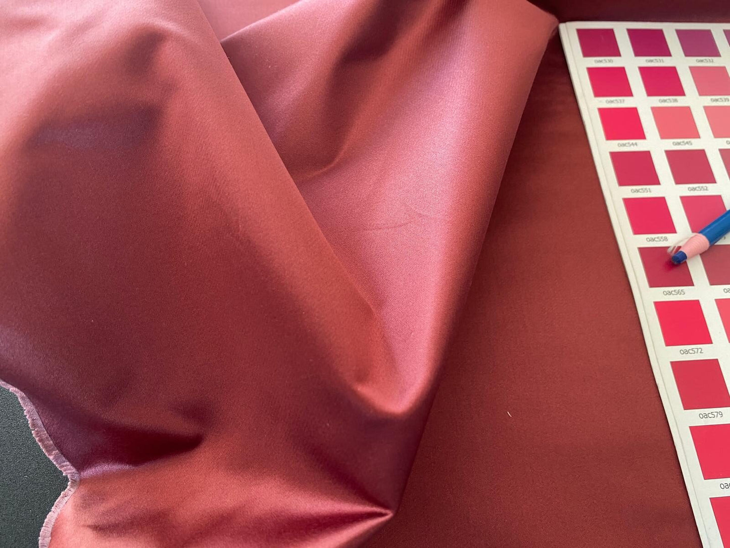 By Yd Brunschwig &amp; Fils Georges Satin Silk "radicchio" Deep Red MSRP USD 470/Y