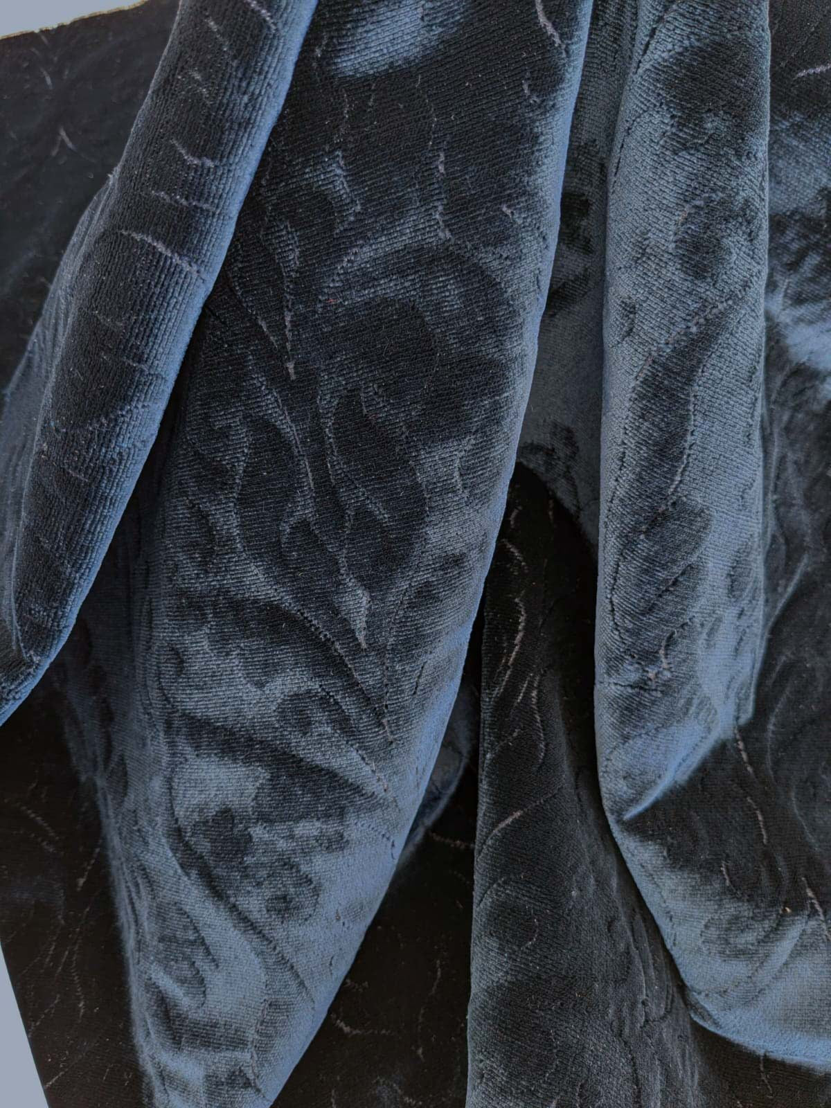 By yard Palazzo Grassi Silk Cut Velvet 100% Silk Pile Renaissance Damask Midnight Blue Pure Lux MSRP USD1000+/Y