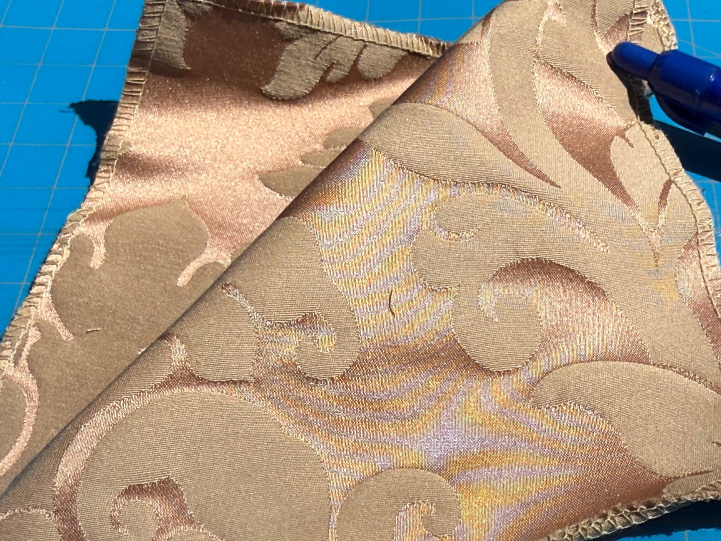 By yard Republica Silk Cotton Damask Renaissance Classy Pink Coral MSRP USD 500+/yard