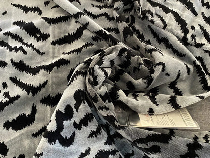 2yd15” Scalamandre Tigre Velvet Silver &amp; Black MSRP USD 756/Y