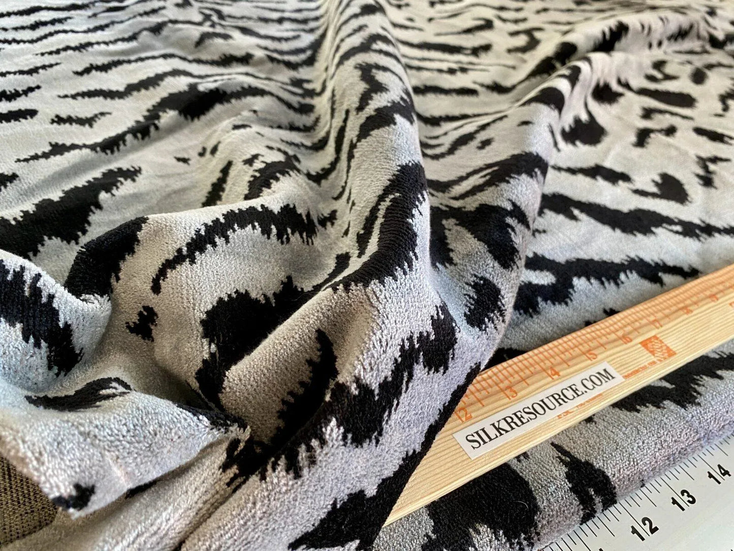 2yd15” Scalamandre Tigre Velvet Silver &amp; Black MSRP USD 756/Y