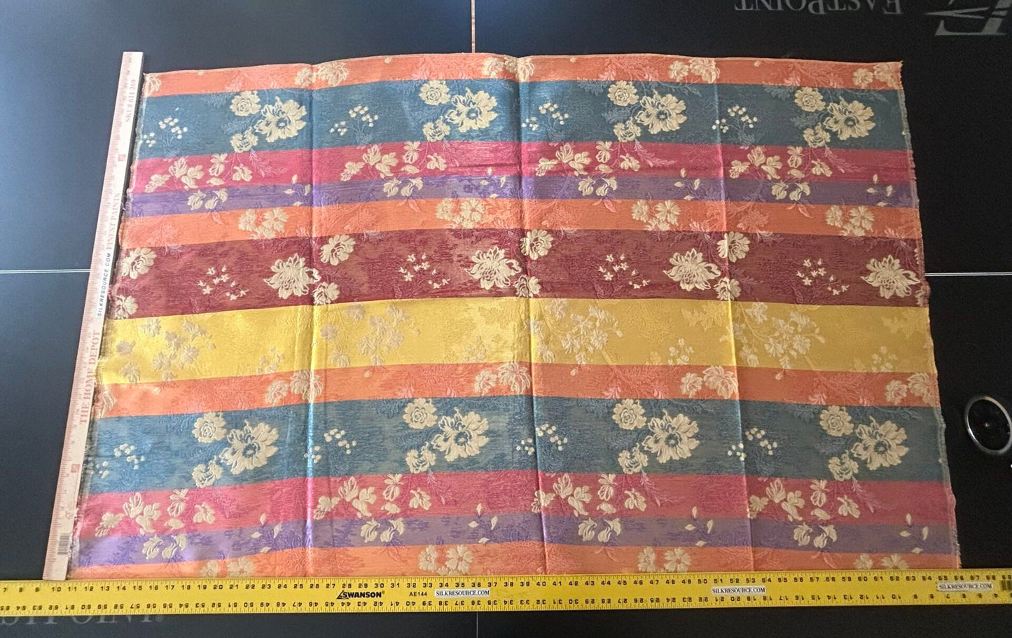 1 yard High End Renaissance Lampas Spanish Valencia Metallic Brocade Garland red green gold on Cream