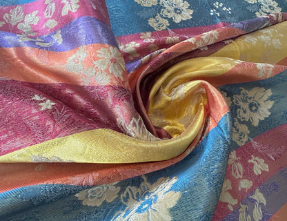 1 yard High End Renaissance Lampas Spanish Valencia Metallic Brocade Garland red green gold on Cream