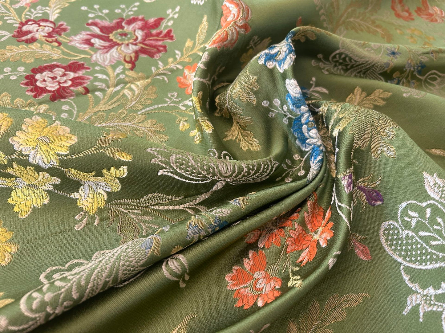 High End Renaissance Lampas Spanish Valencia Metallic Brocade Garland red green gold on Green