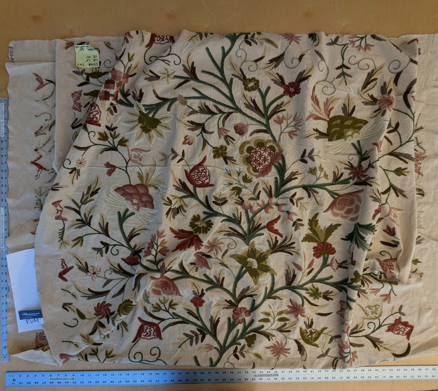 10 EV44 2.6yd x 60"w Scalamandre Old World Weavers Floribunda Floral Botanical Tree Foliage Brown Green Red on Beige Embroidery Historical MSRP US 400+/Y