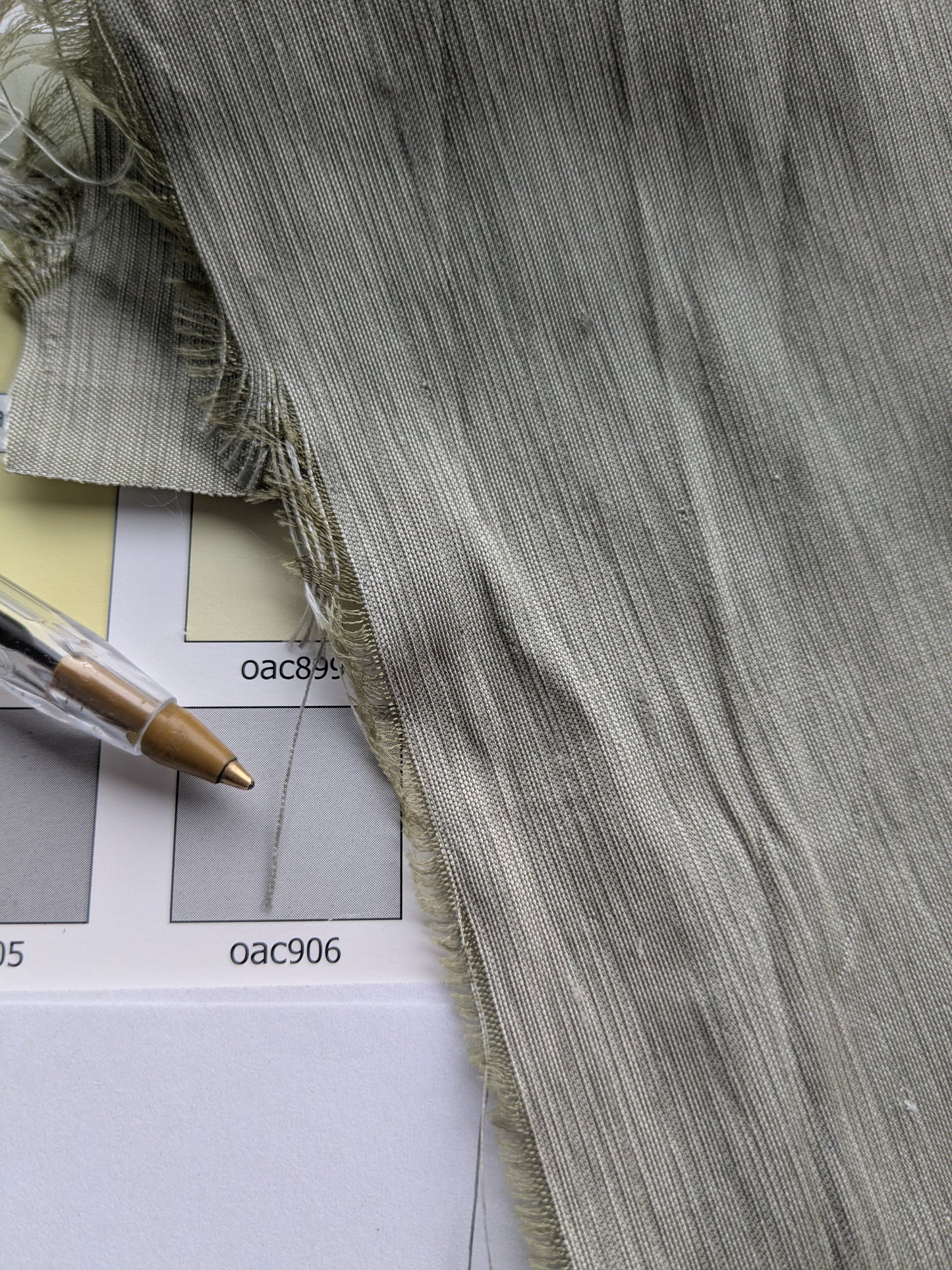Scalamandre  Hinson  Diffusion Taffeta Pewter Gray Silk Solid Texture MSRP USD294/y