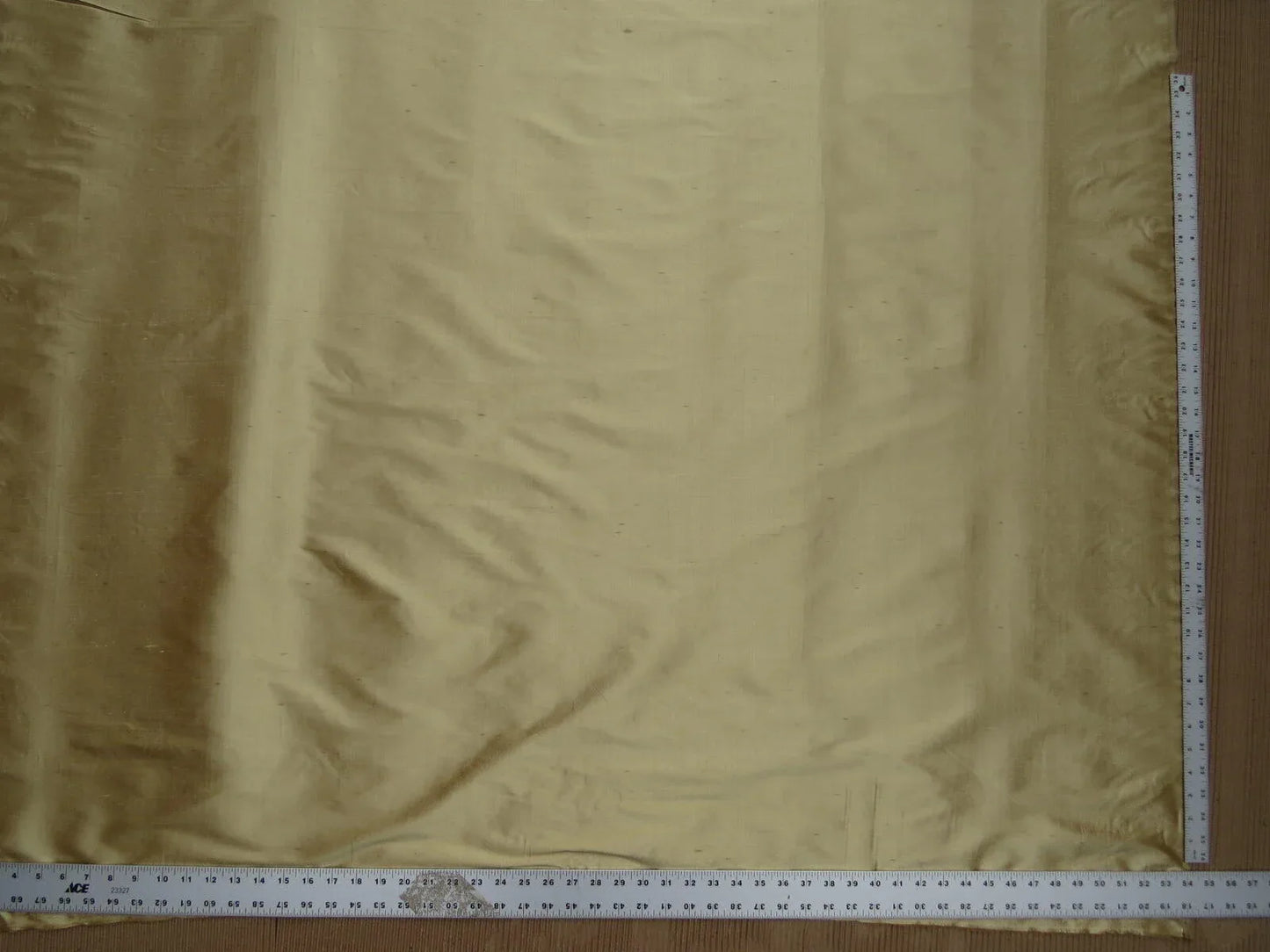 4.5y Scalamandre 100% Silk Dupioni Gold Light Gold-brown MSRP USD 158Y