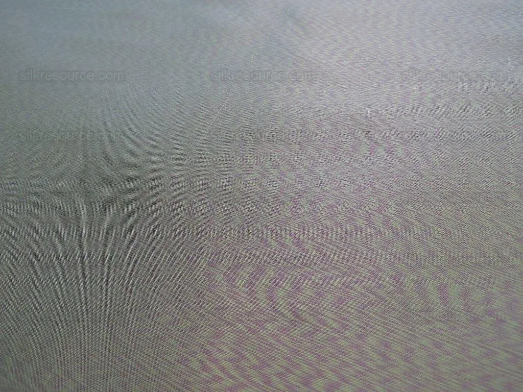 By Yd Scalamandre Opalino Flame 100% Silk Red Green MSRP USD 212/yd