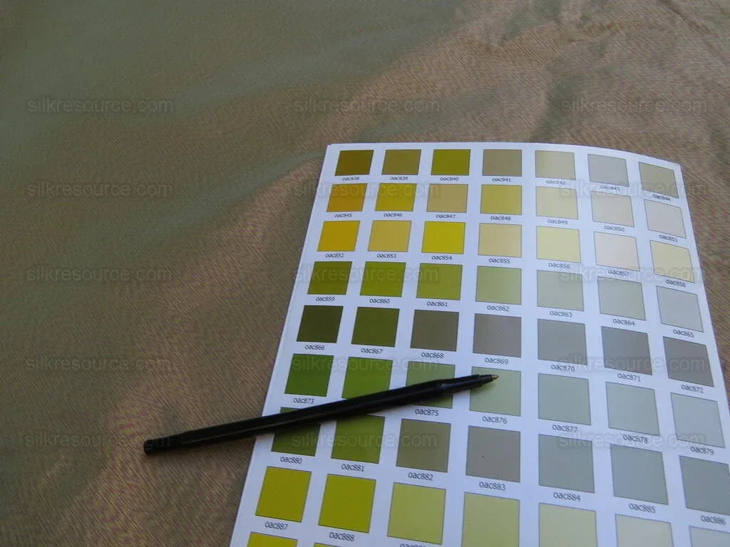 By Yd Scalamandre Opalino Flame 100% Silk Red Green MSRP USD 212/yd