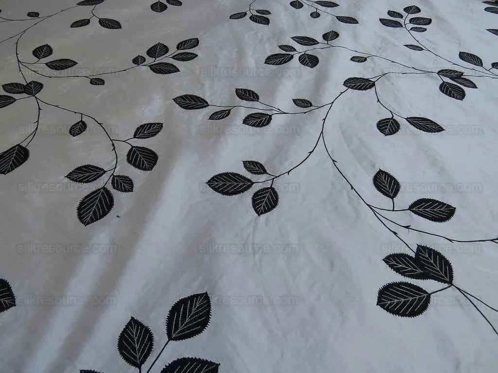 1.86y Scalamandre Hayworth Silk Crewel Bk/wht Embroidery Rp$104