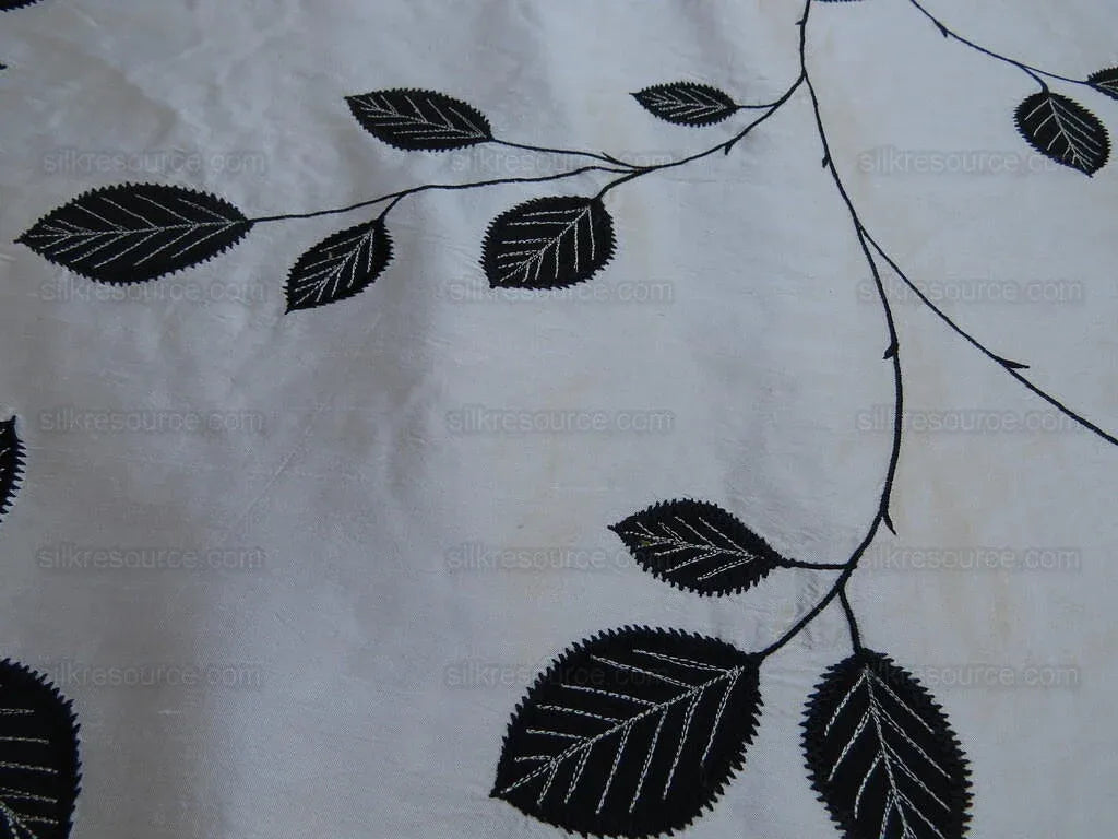 1.86y Scalamandre Hayworth Silk Crewel Bk/wht Embroidery Rp$104