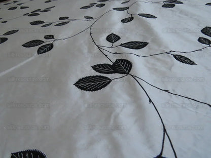 1.2y Scalamandre Hayworth Silk Crewel Bk/wht Embroidery Rp$104